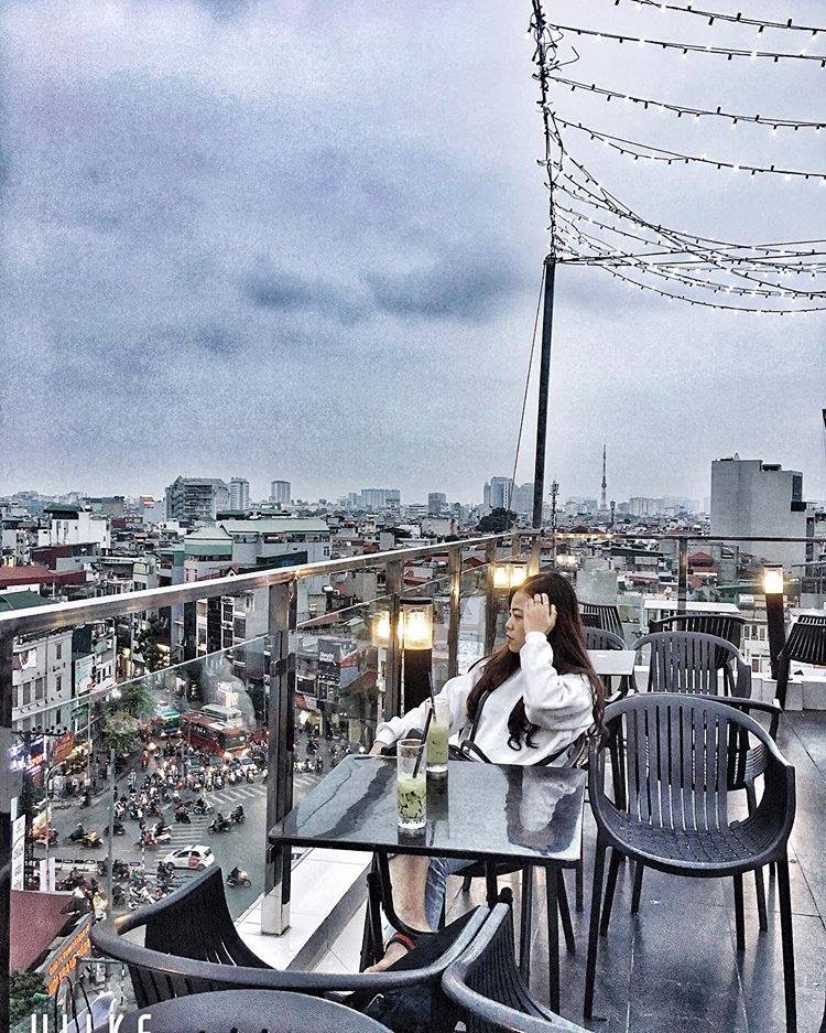 20+ Quán cafe sân thượng view ngắm trọn Hà Nội “siêu xinh”
