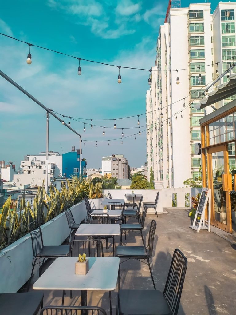 Quán cafe sân thượng quận 7 - Nắng Rooftop