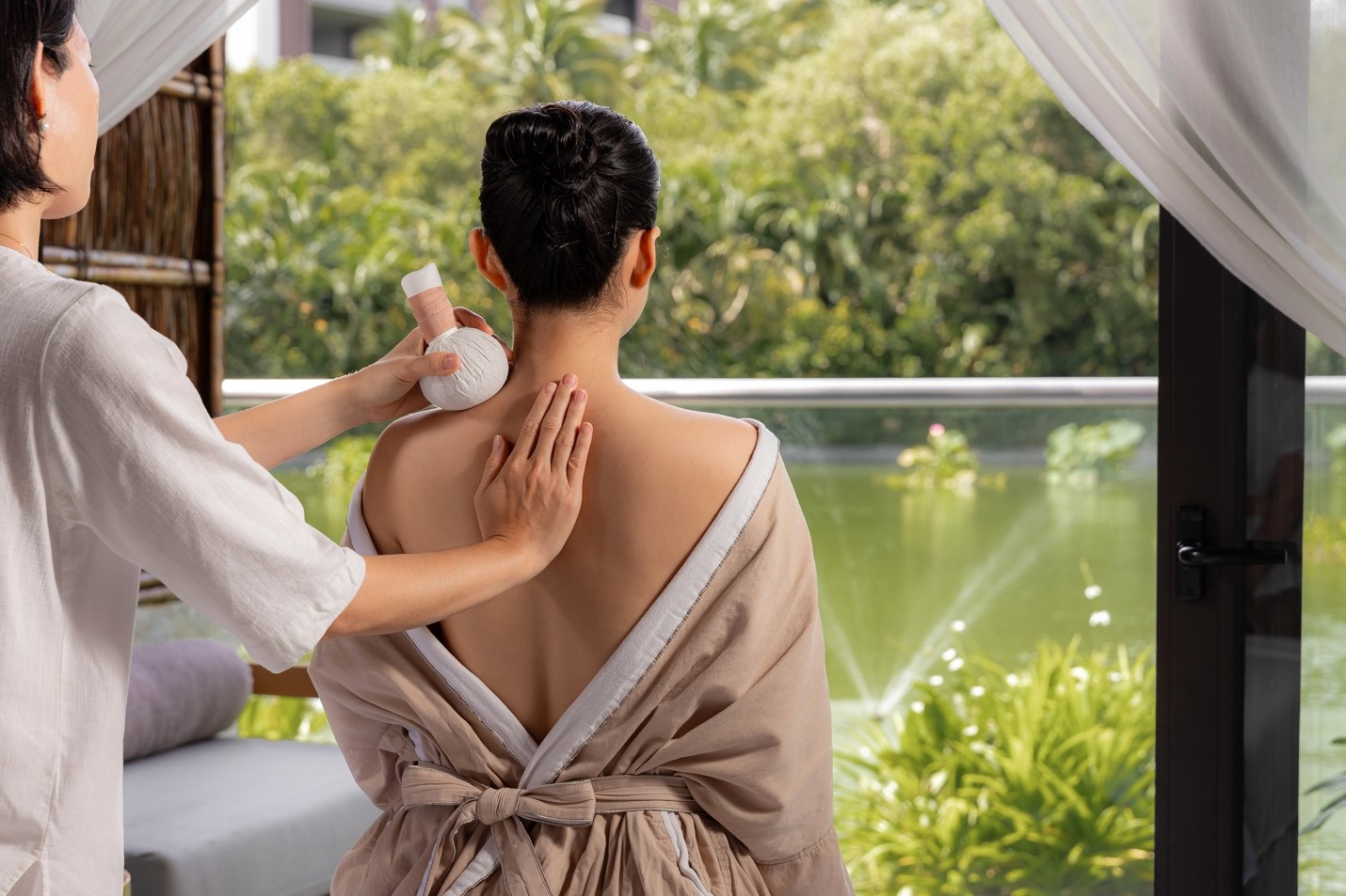 Dịch vu trị liệu tại Harnn Heritage Spa. Ảnh: InterContinental