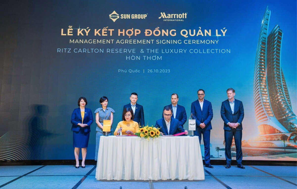 Sun Group cùng Marriott International chính thức ký kết quản lý 2 dự án nghỉ dưỡng cao cấp tại Hòn Thơm. Ảnh: Sun Group