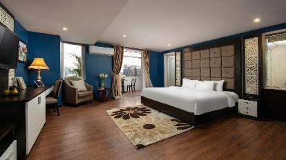 Junior Suite with Balcony - Guestroom