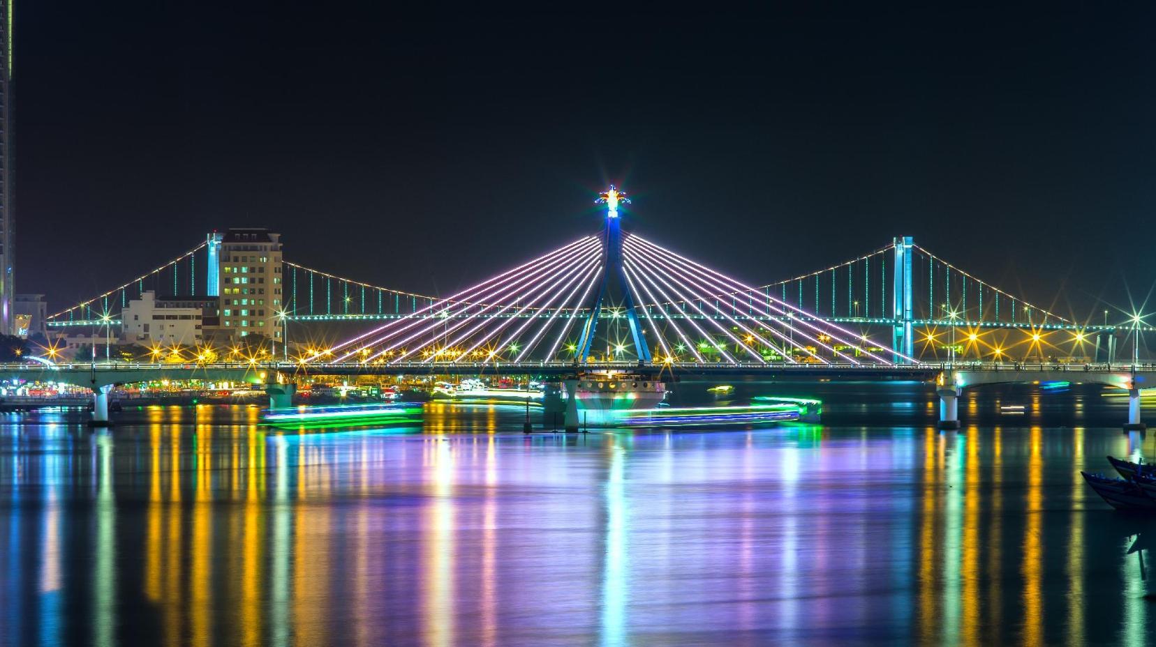 Han River Bridge - 2.18 km from property