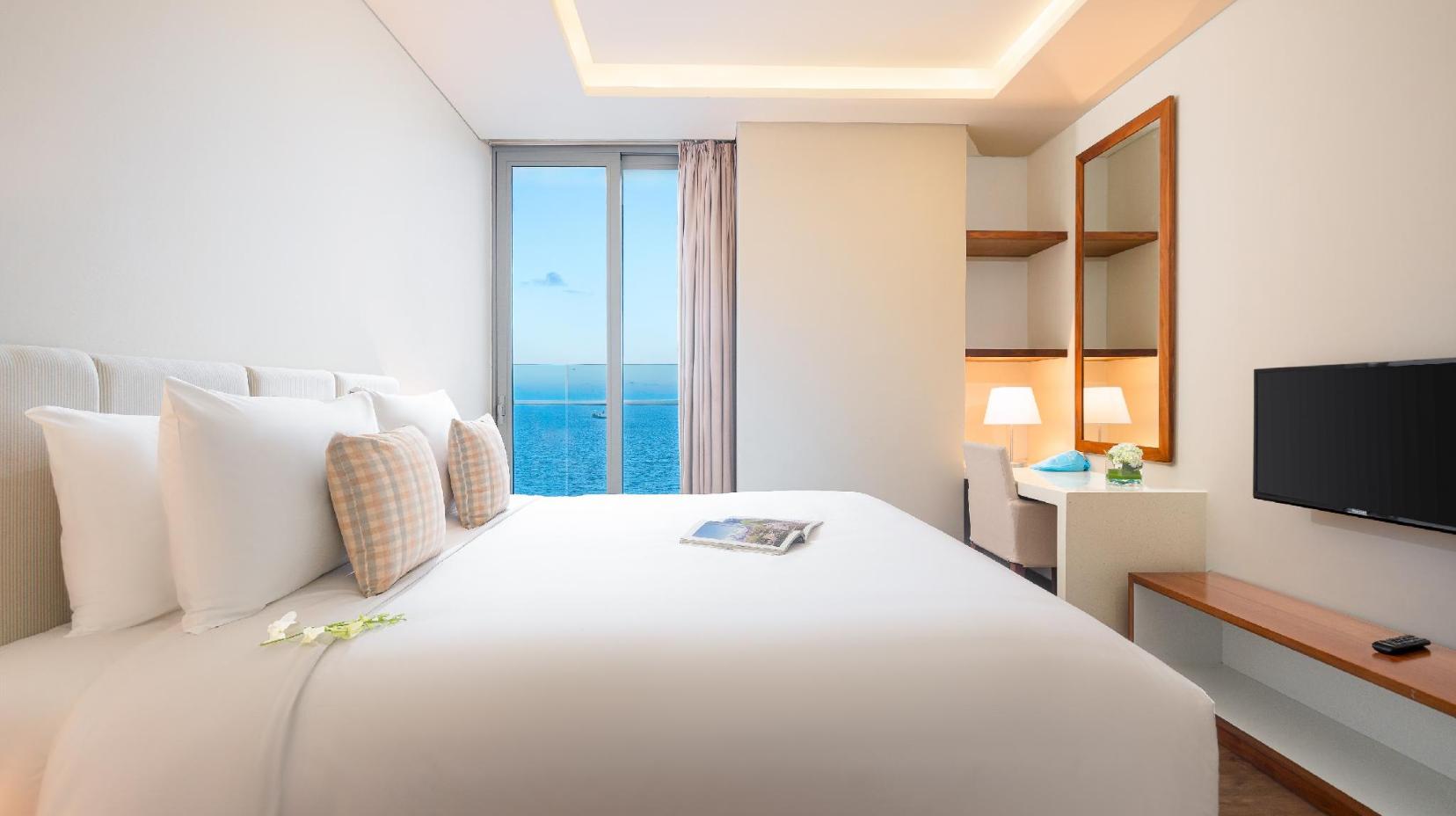 2-Bedroom Ocean View Suite with Balcony - View