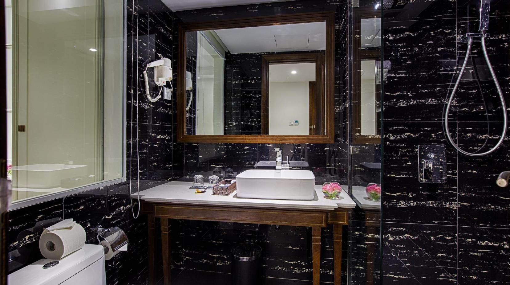 Grand Deluxe Double - Bathroom