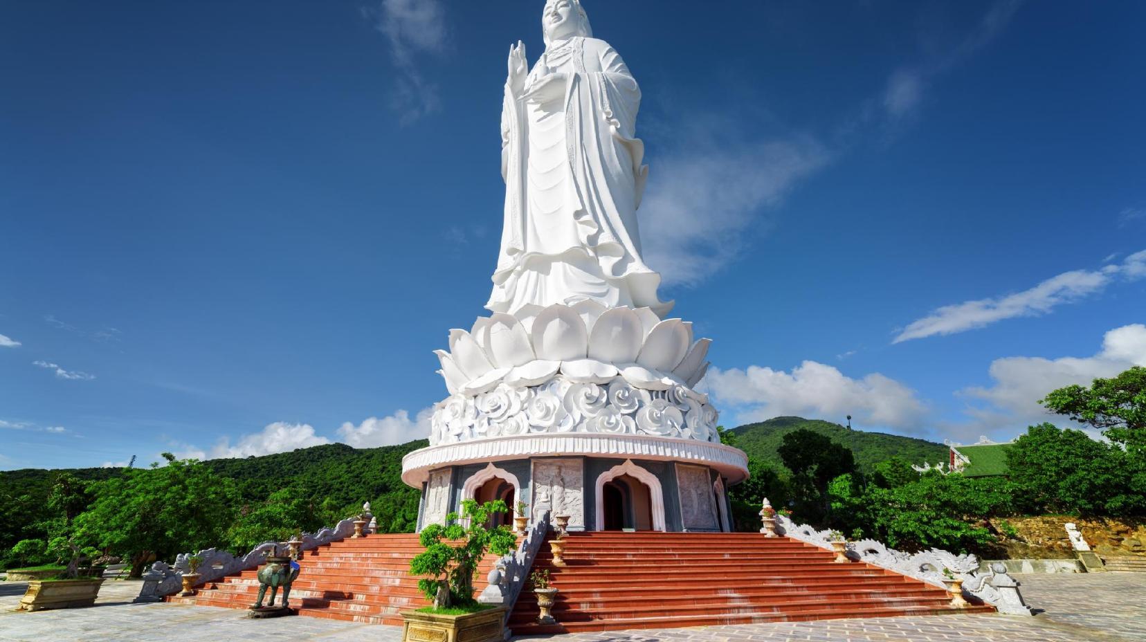 Lady Buddha - 3.2 km from property