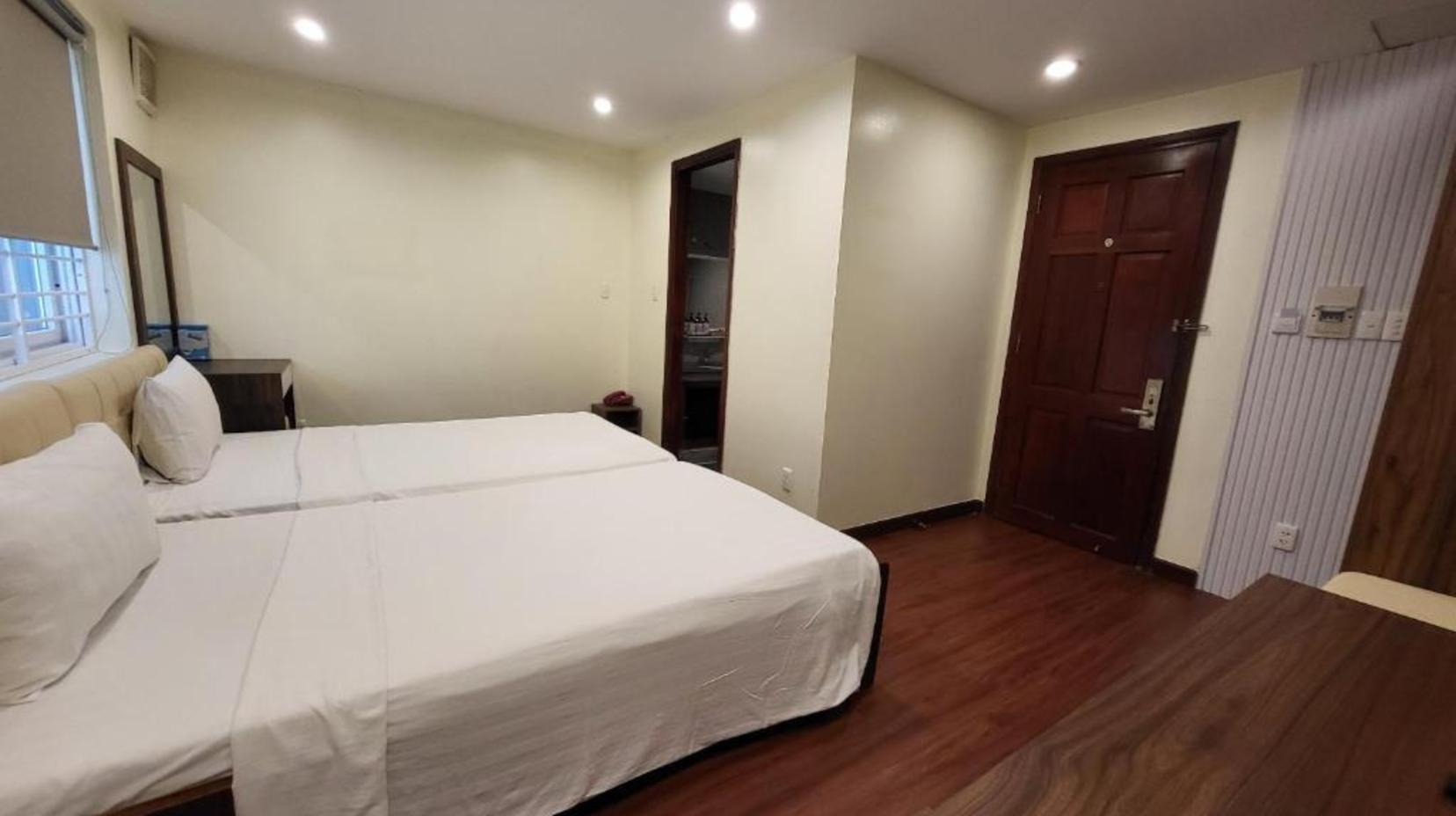 Twin Room (Standard Floor)