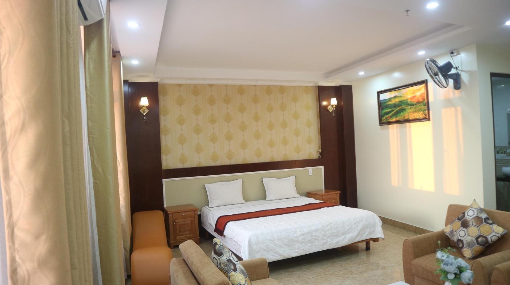 Deluxe Double Room with Balcony - Bed