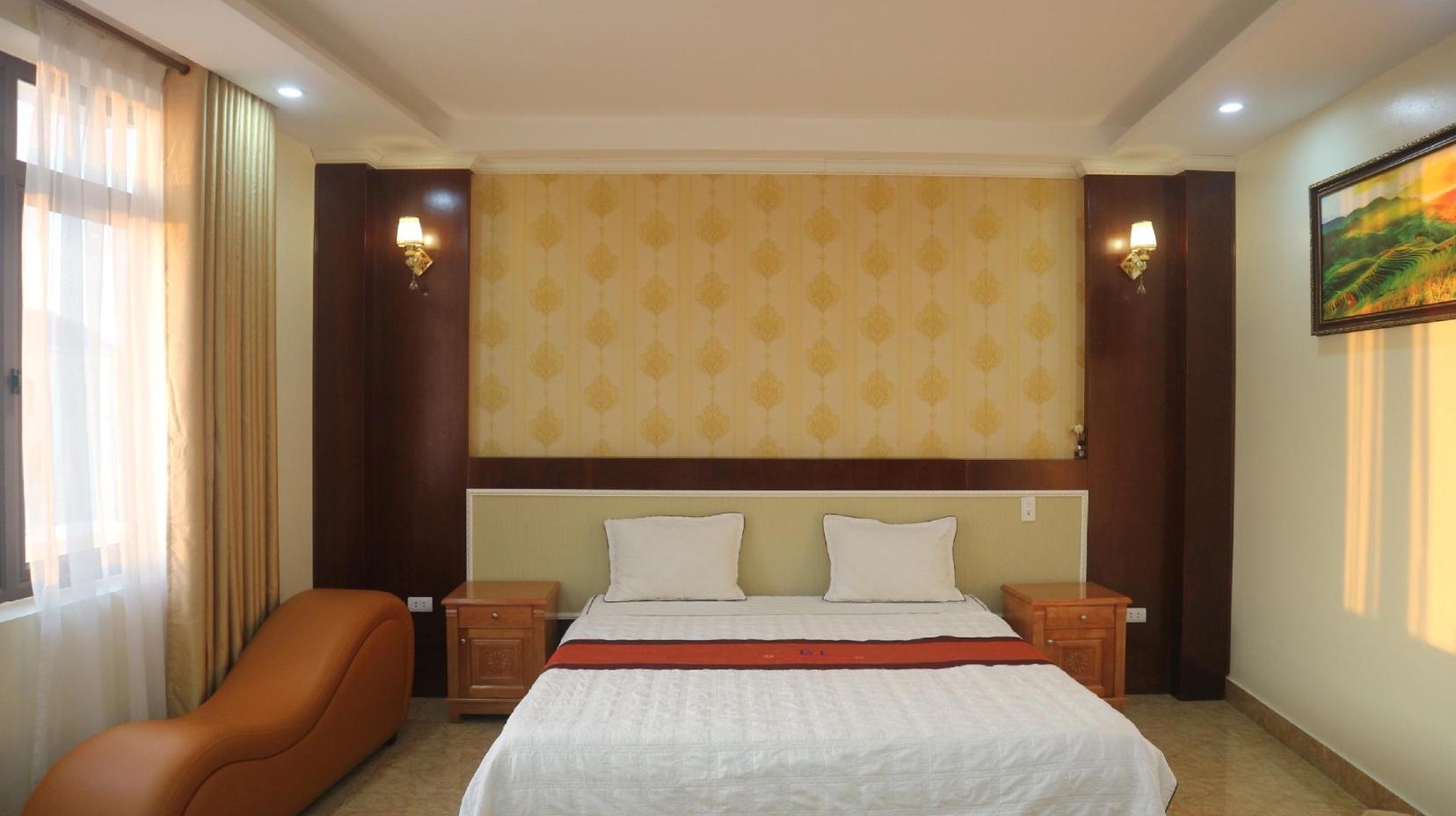 Deluxe Double Room with Balcony - Bed