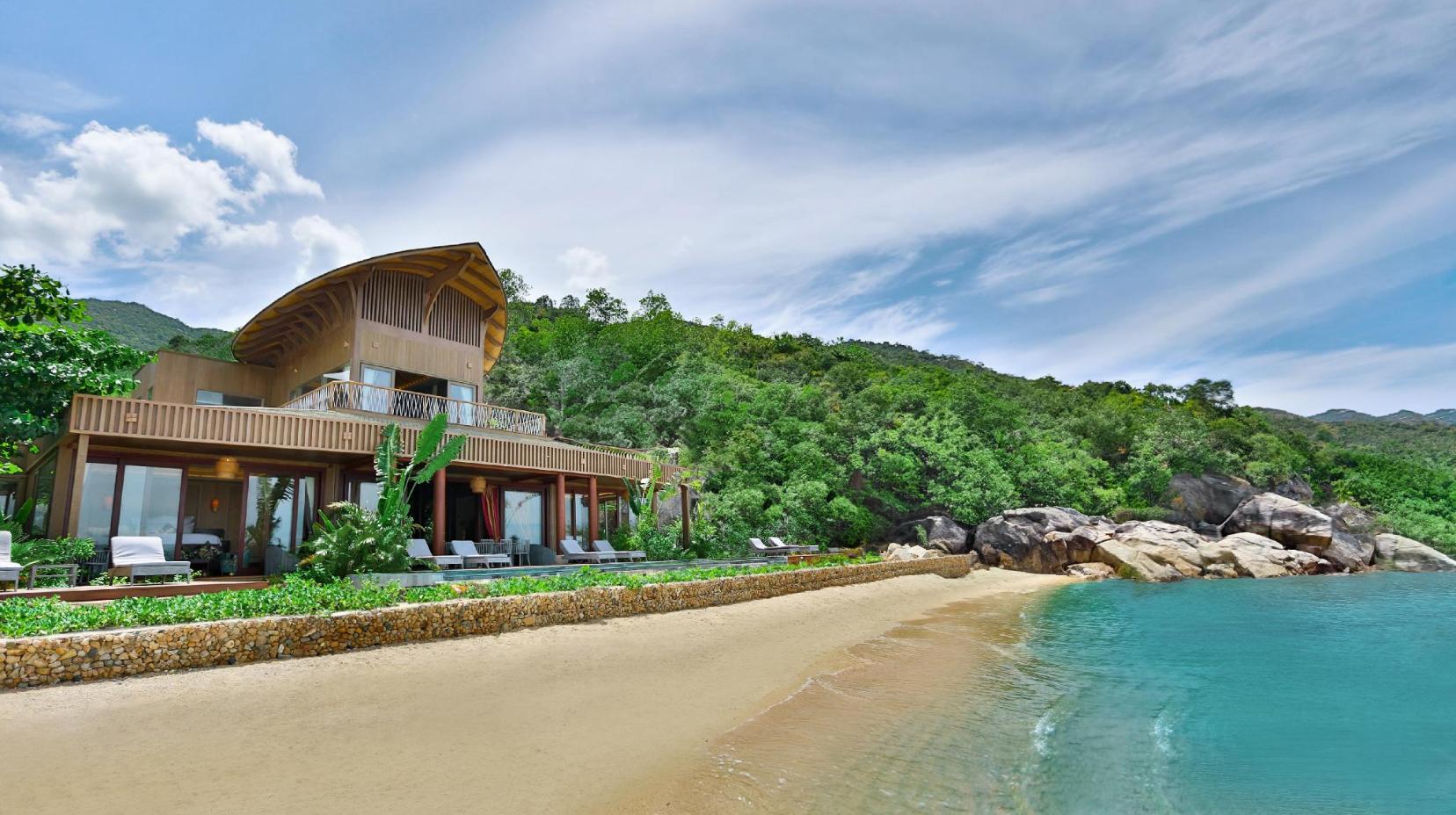 Two-Bedroom Beachfront Pool Villa