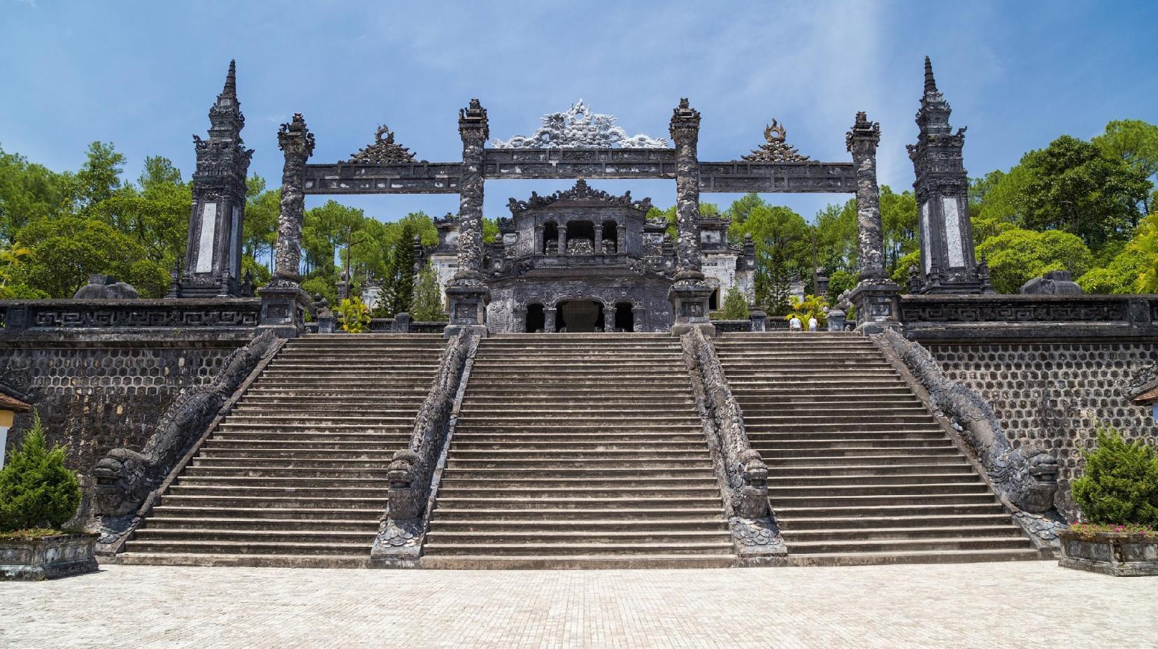 Imperial Tomb of Dong Khanh - 2.5 km from property