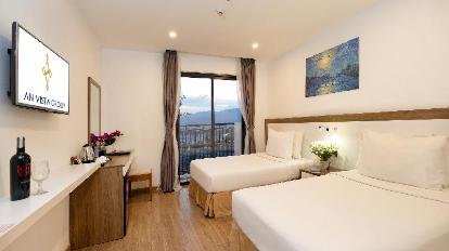 Deluxe Double or Twin Room with Balcony - Guestroom