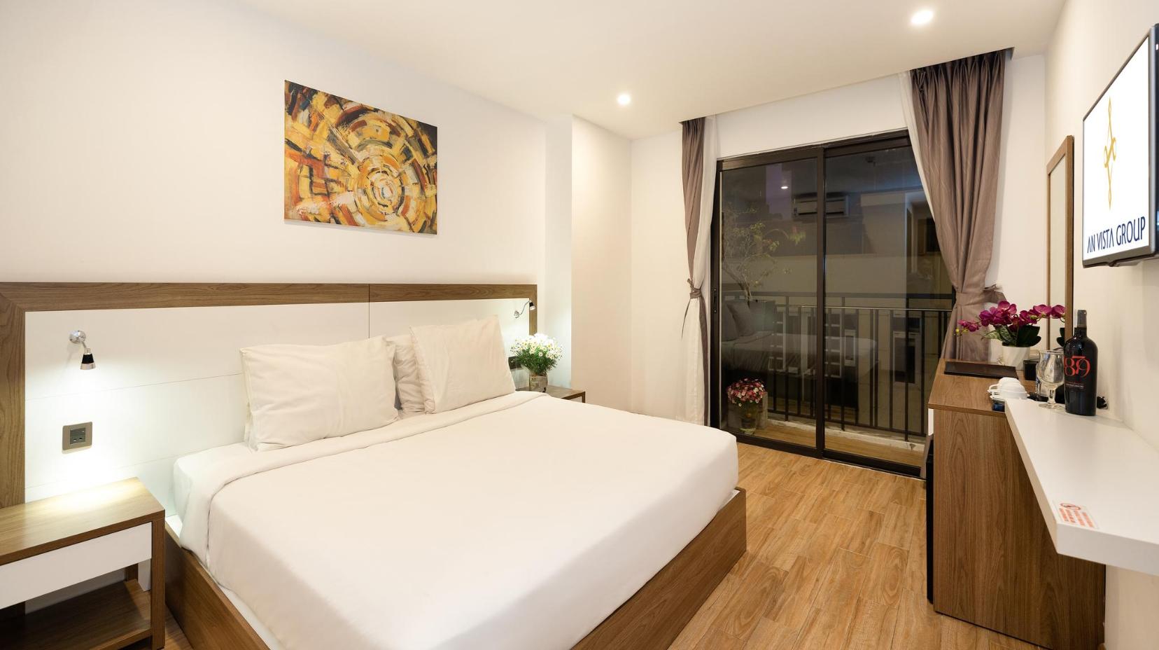 Deluxe Double or Twin Room with Balcony - Guestroom