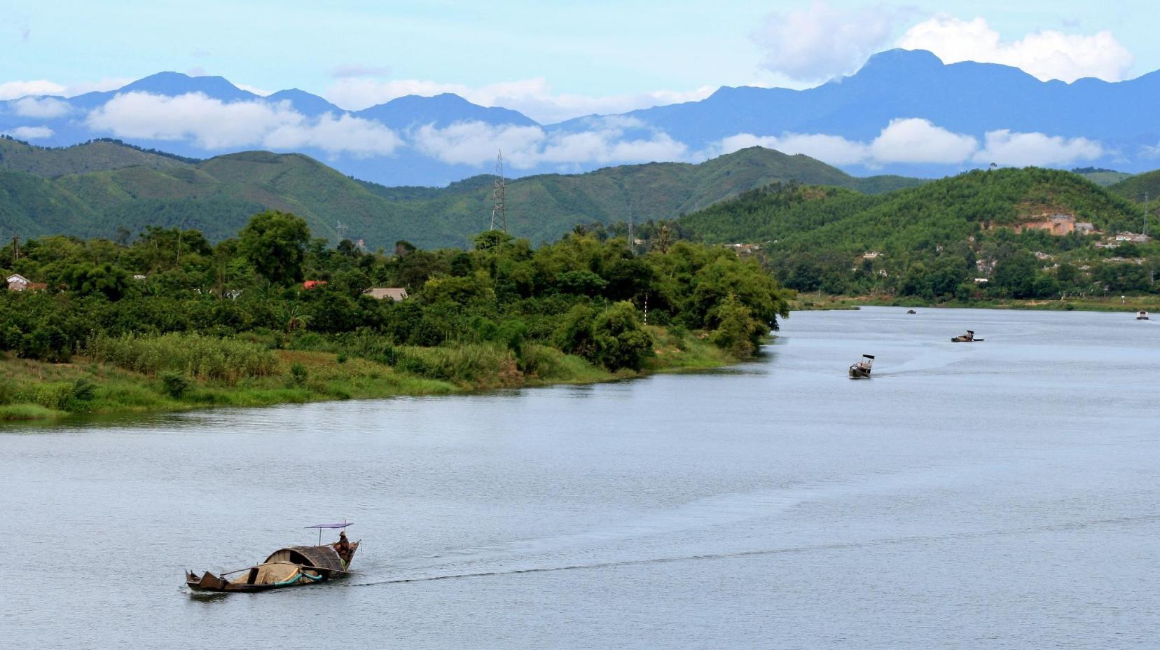 Perfume River - 840 m from property