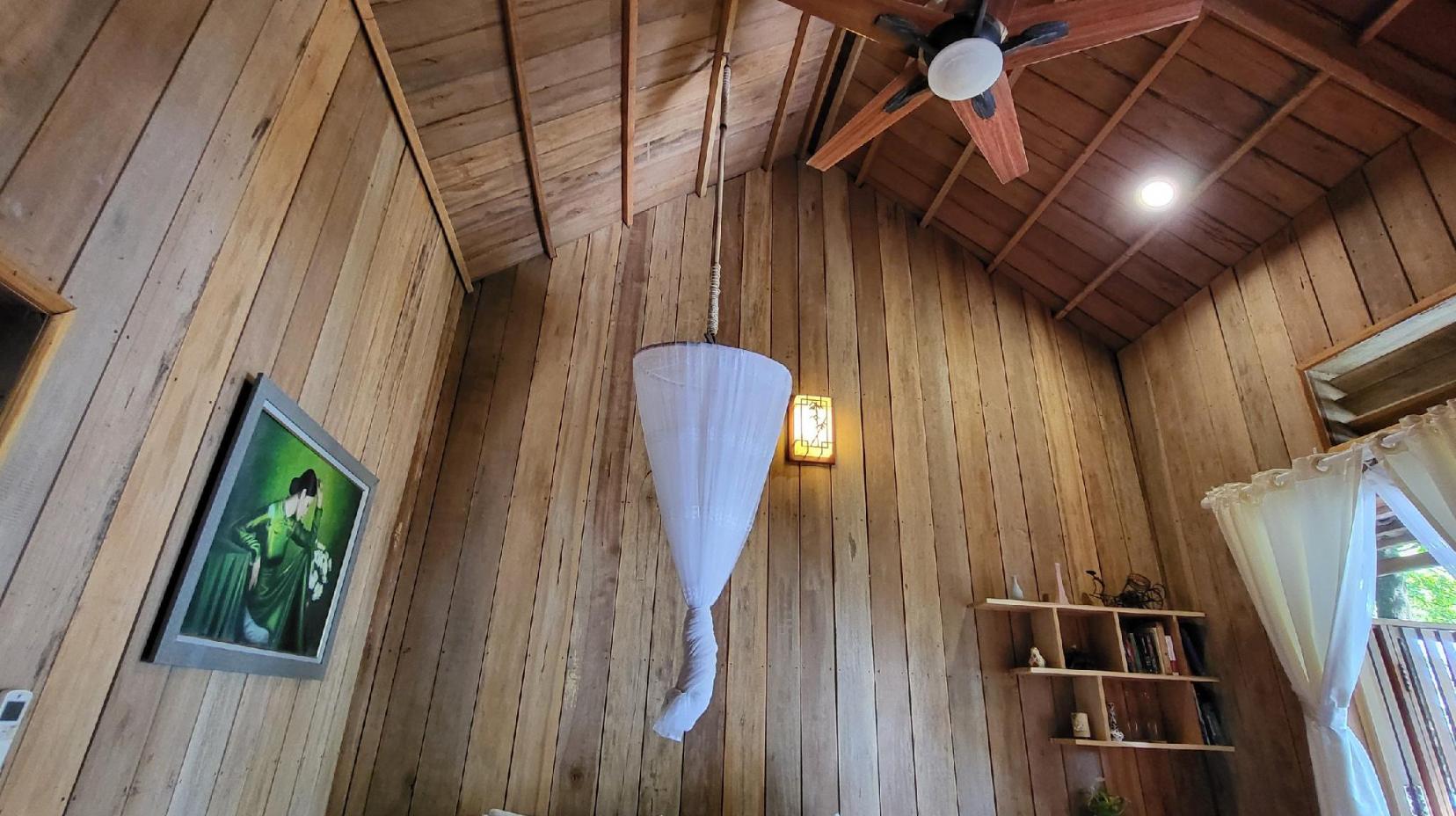 Partial Sea View Bungalow - Interior view