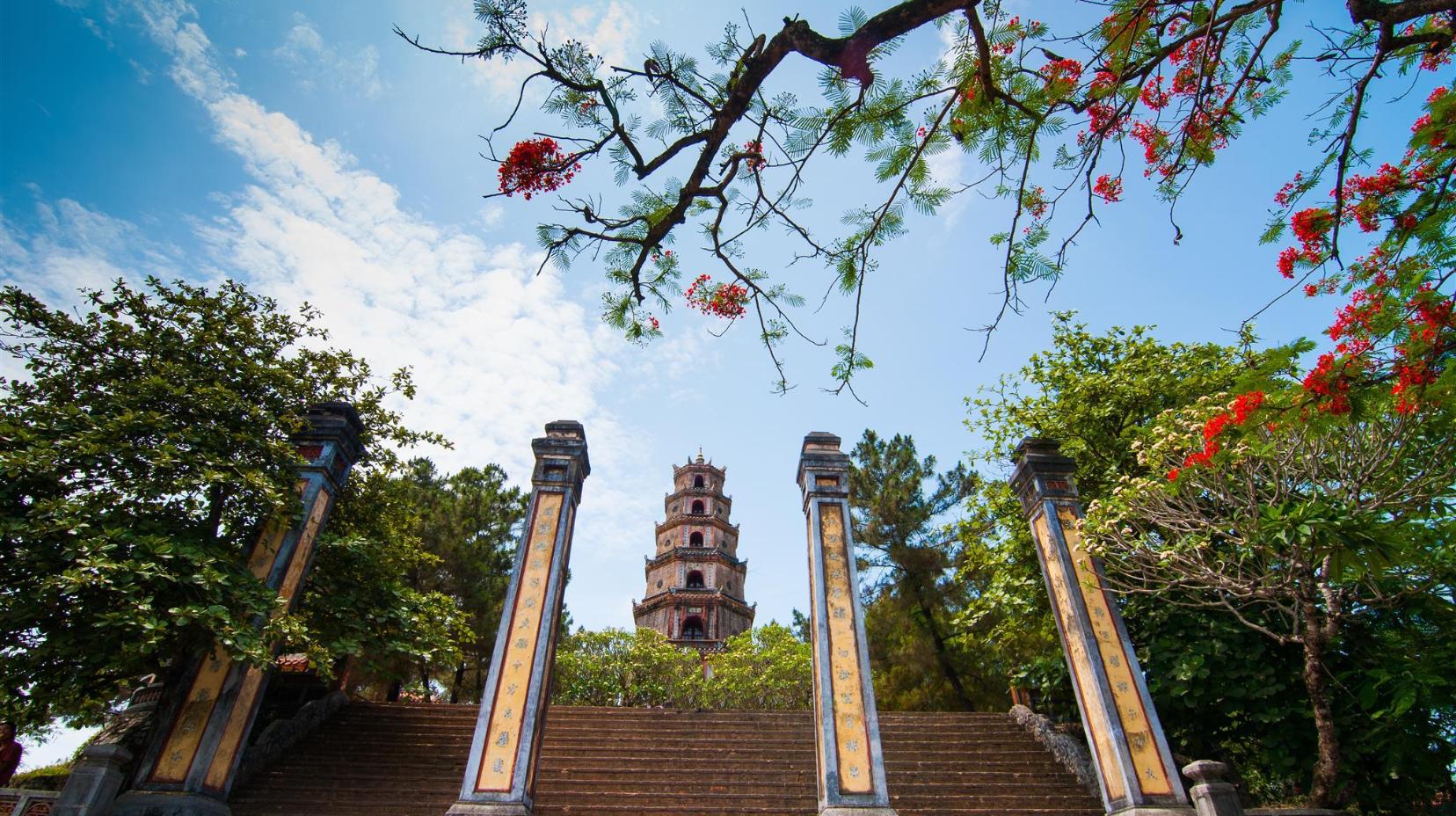 Thien Mu Pagoda - 1.8 km from property