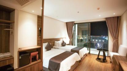 Double Room Balcony - Bed