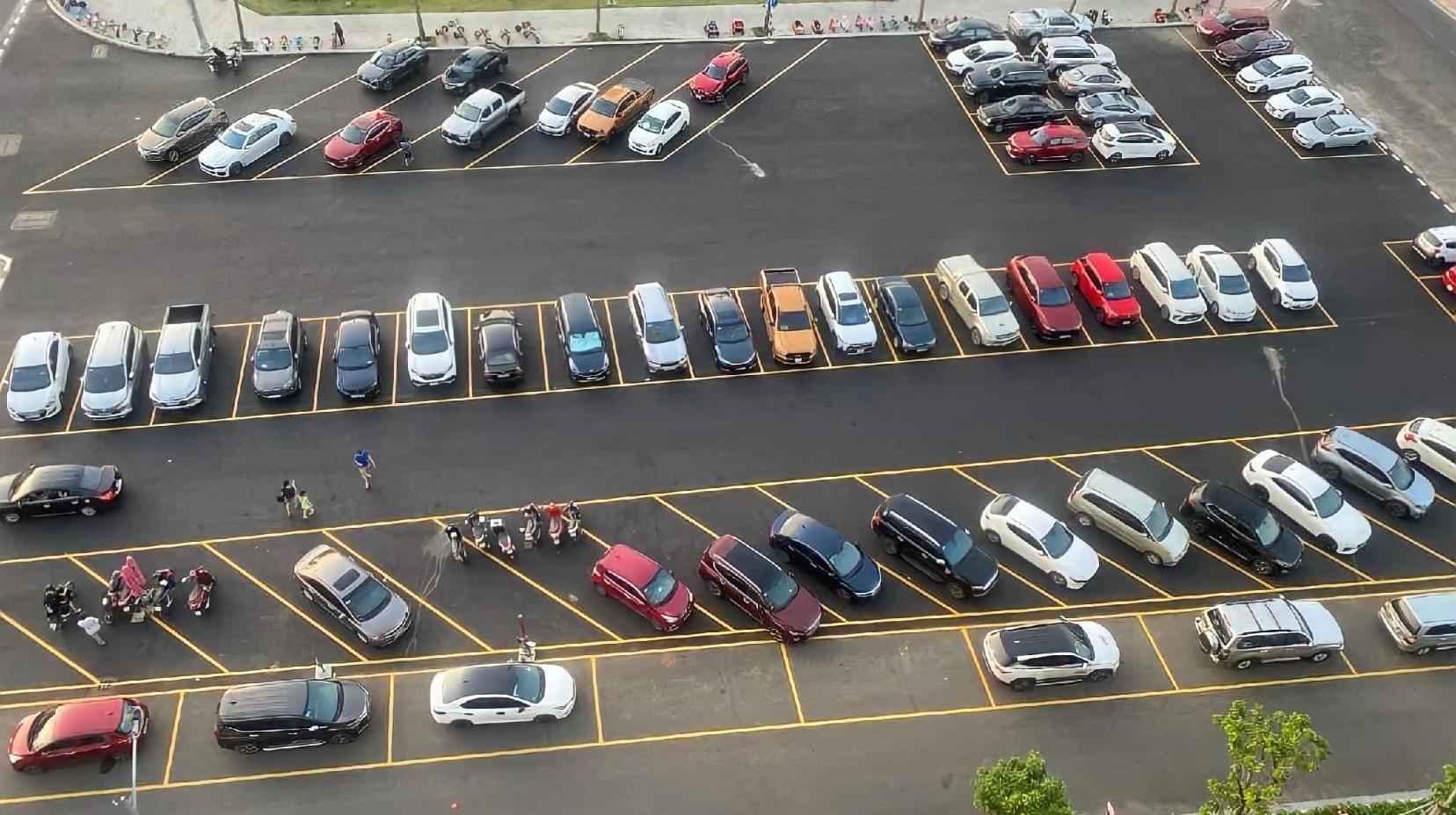 Parking lot