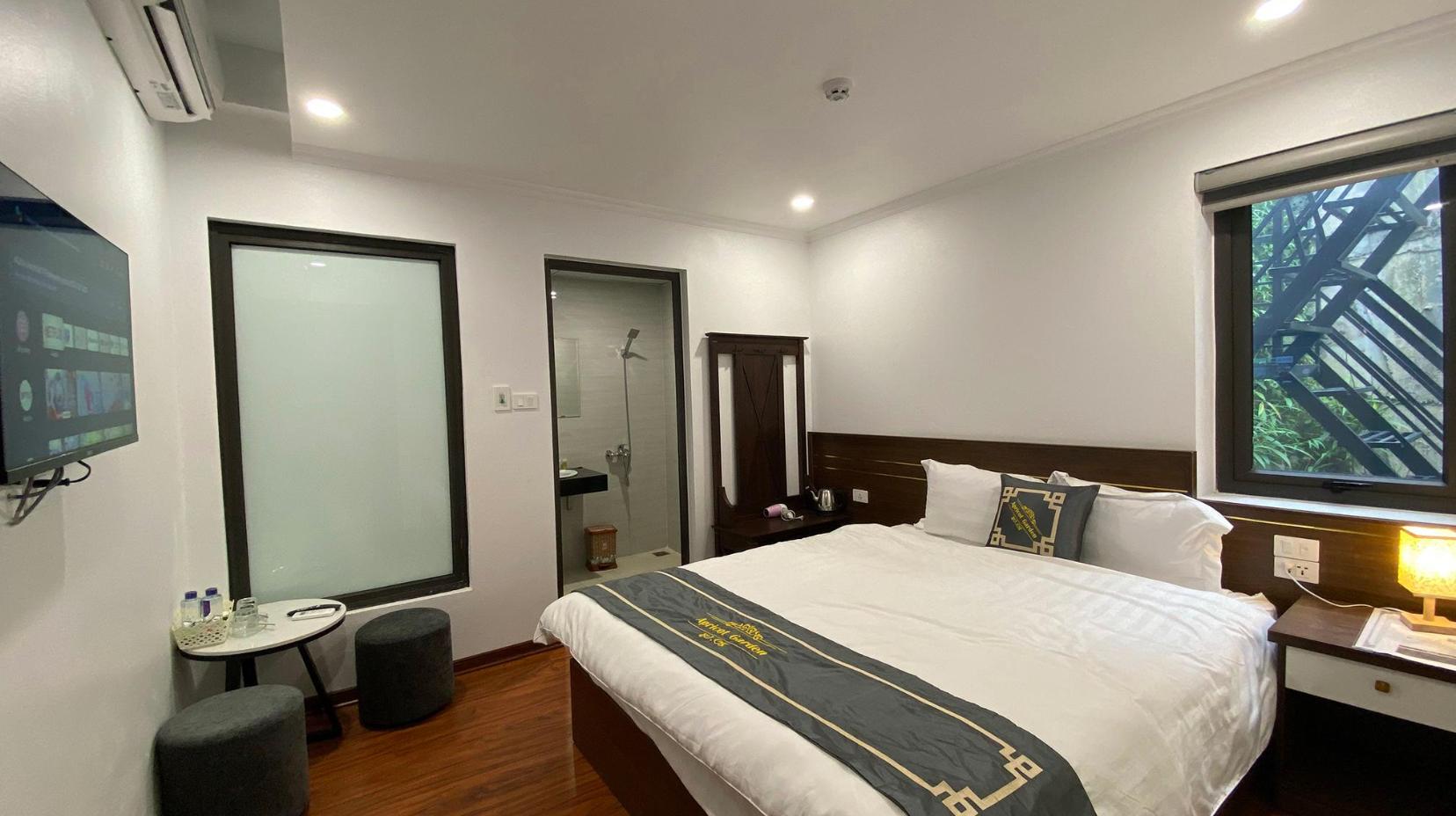 Queen Room with Air Conditioning - Bed