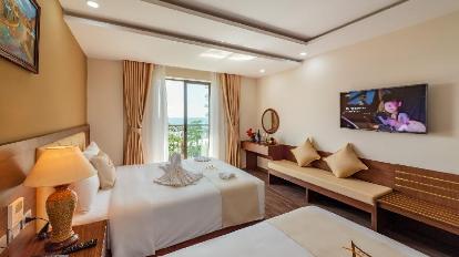 Deluxe Sea View Double or Twin Room with Balcony - View