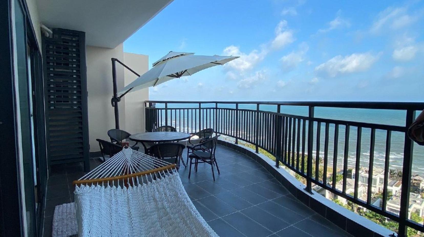 Deluxe Ocean View Room - Balcony/terrace