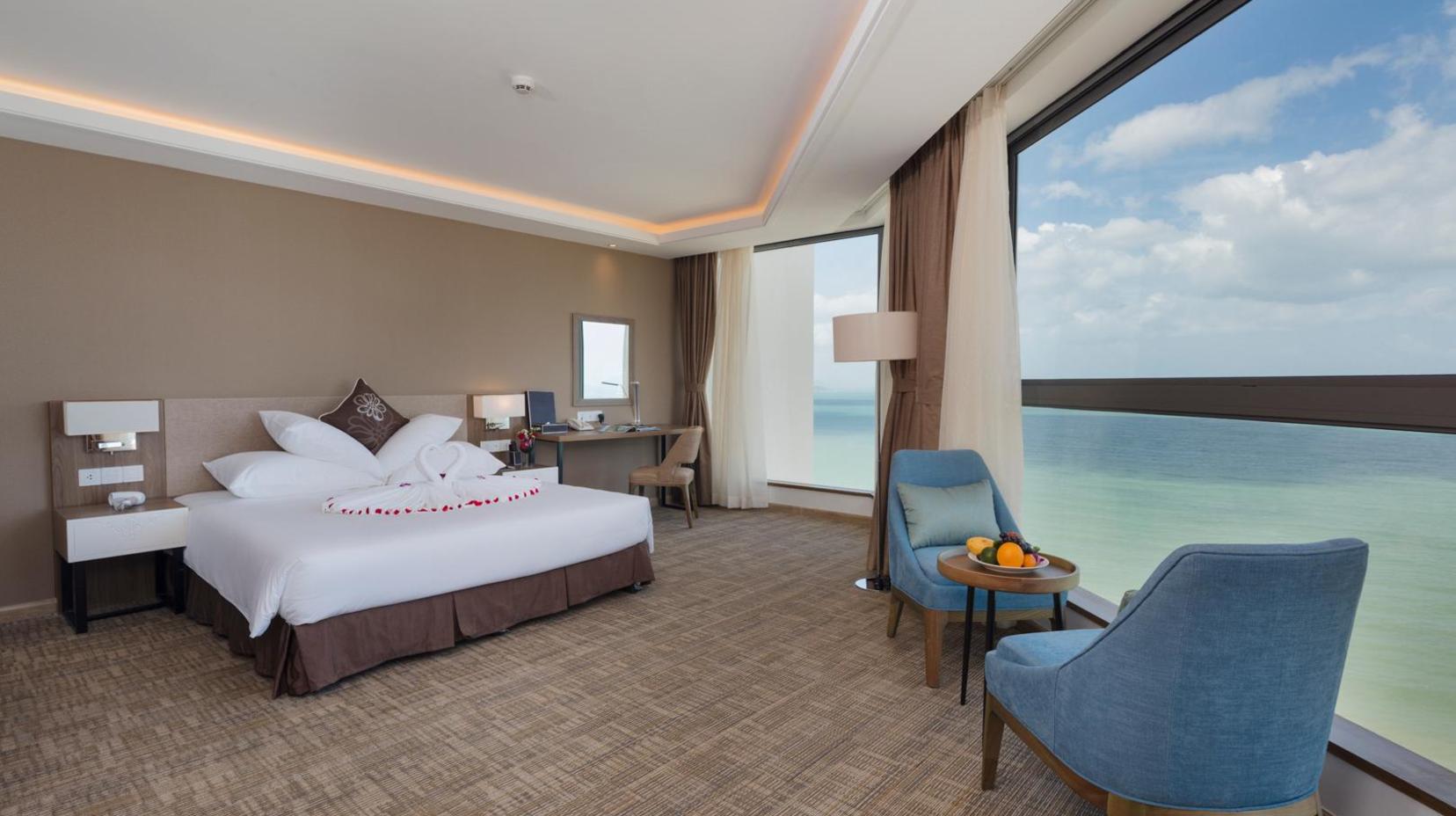 Asteria Panoramic Ocean View Suite - Room plan