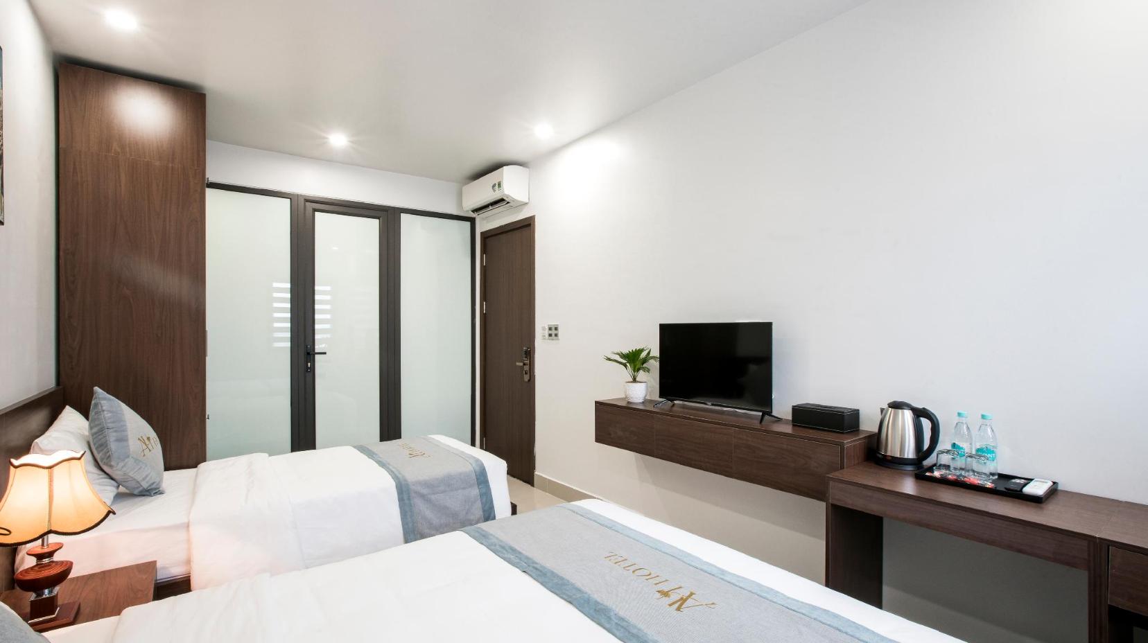 Triple Room with City View - Bedroom