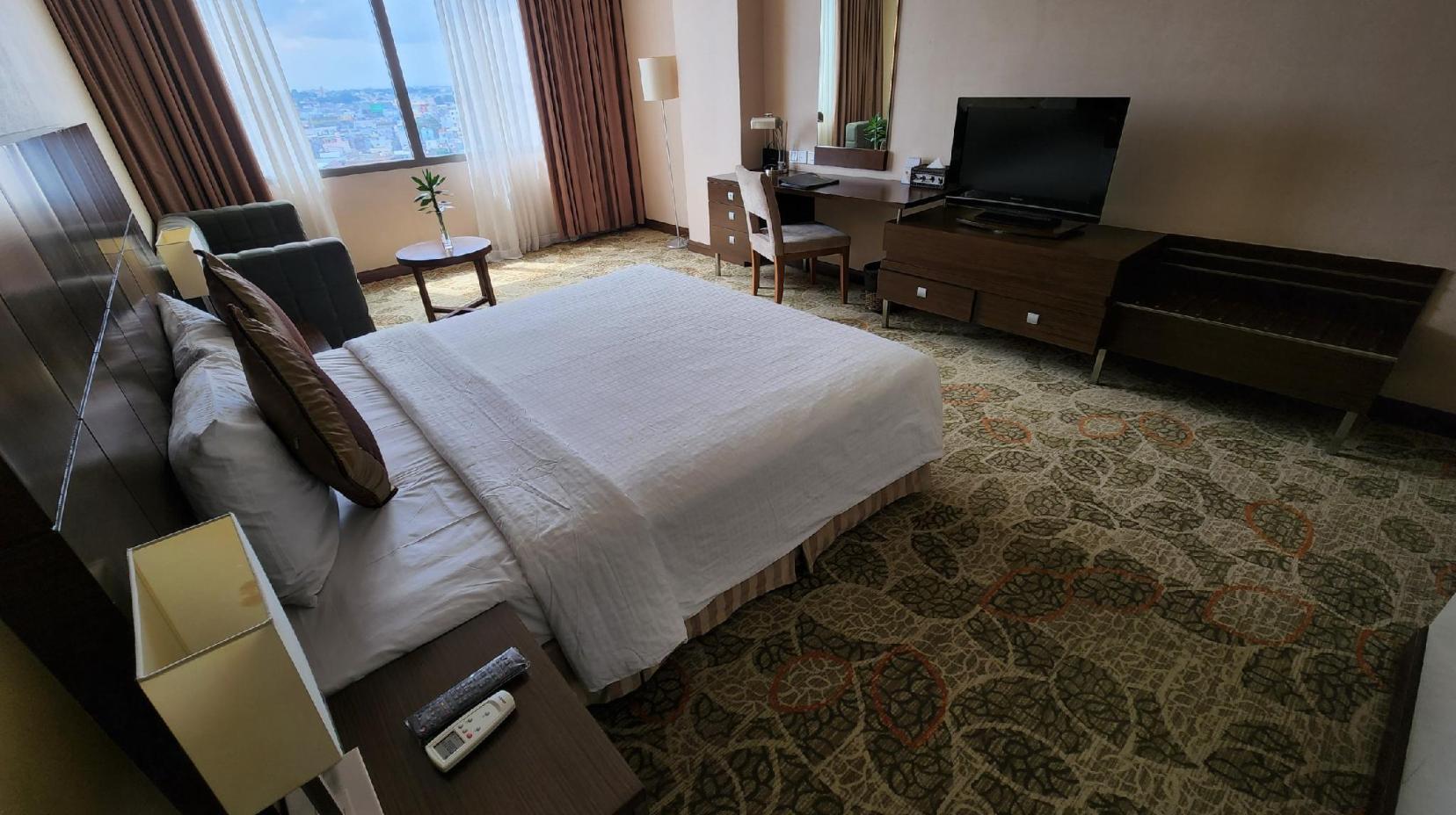 Premium Deluxe Double - Bedroom