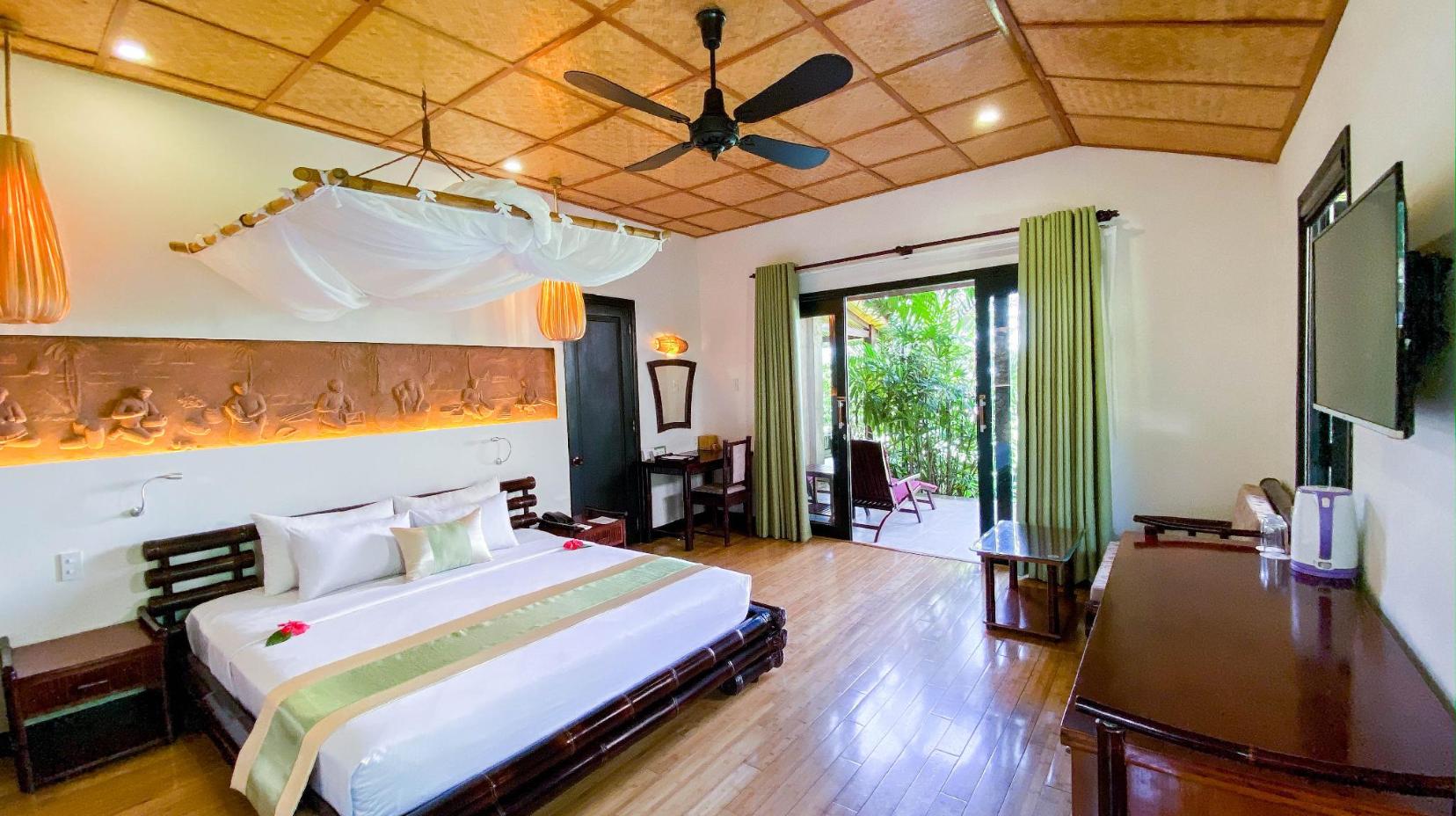 Beach Front Bungalow  - Bedroom