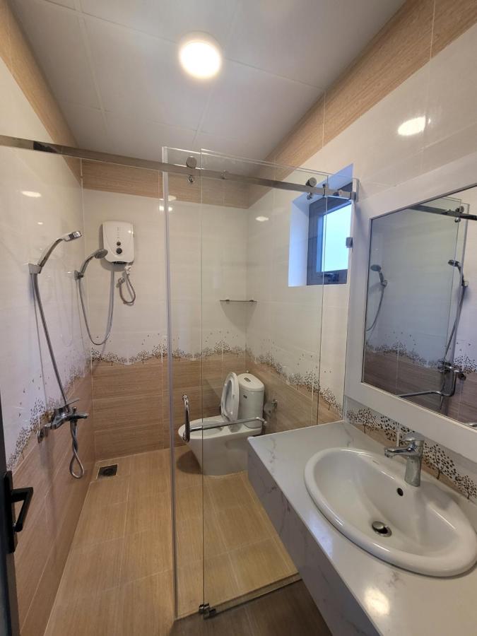 Quadruple Room with Private Bathroom