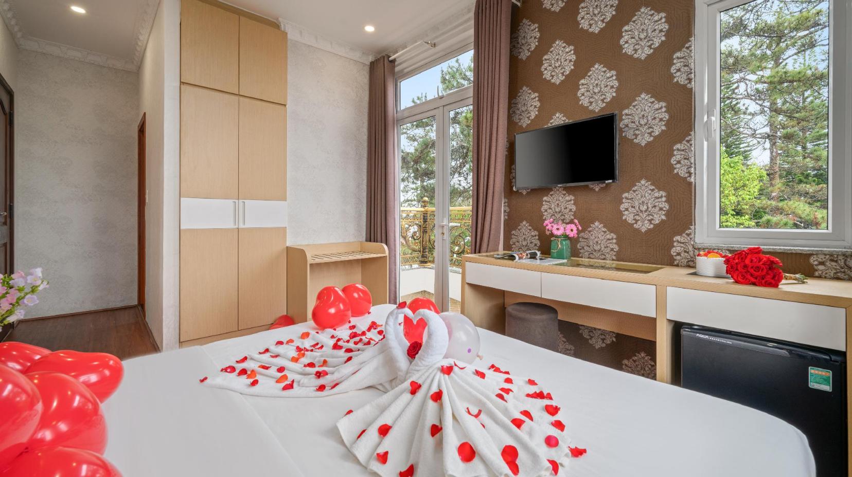 Deluxe Double Room with Balcony - Room plan