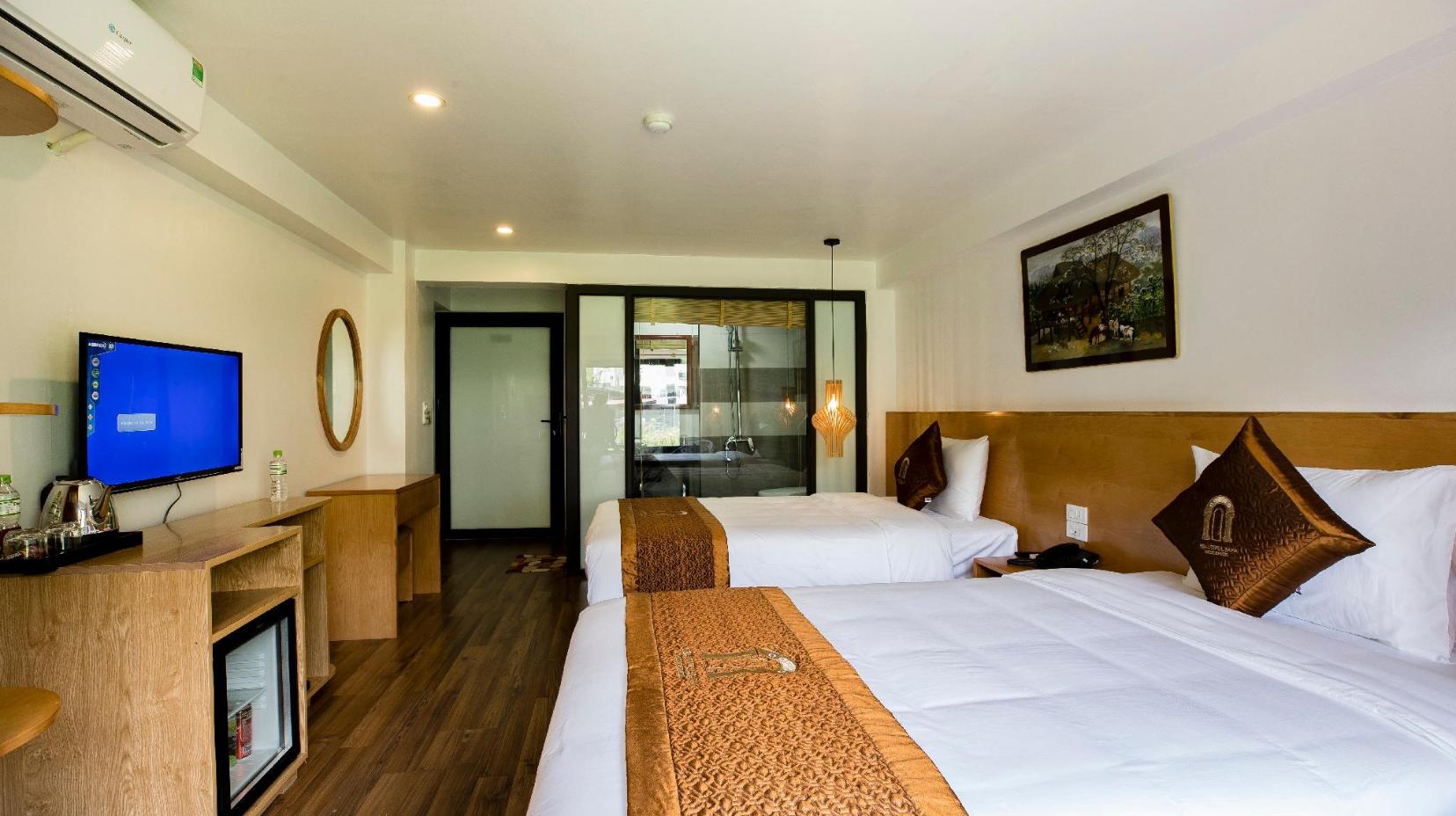 Deluxe Double or Twin - Bedroom