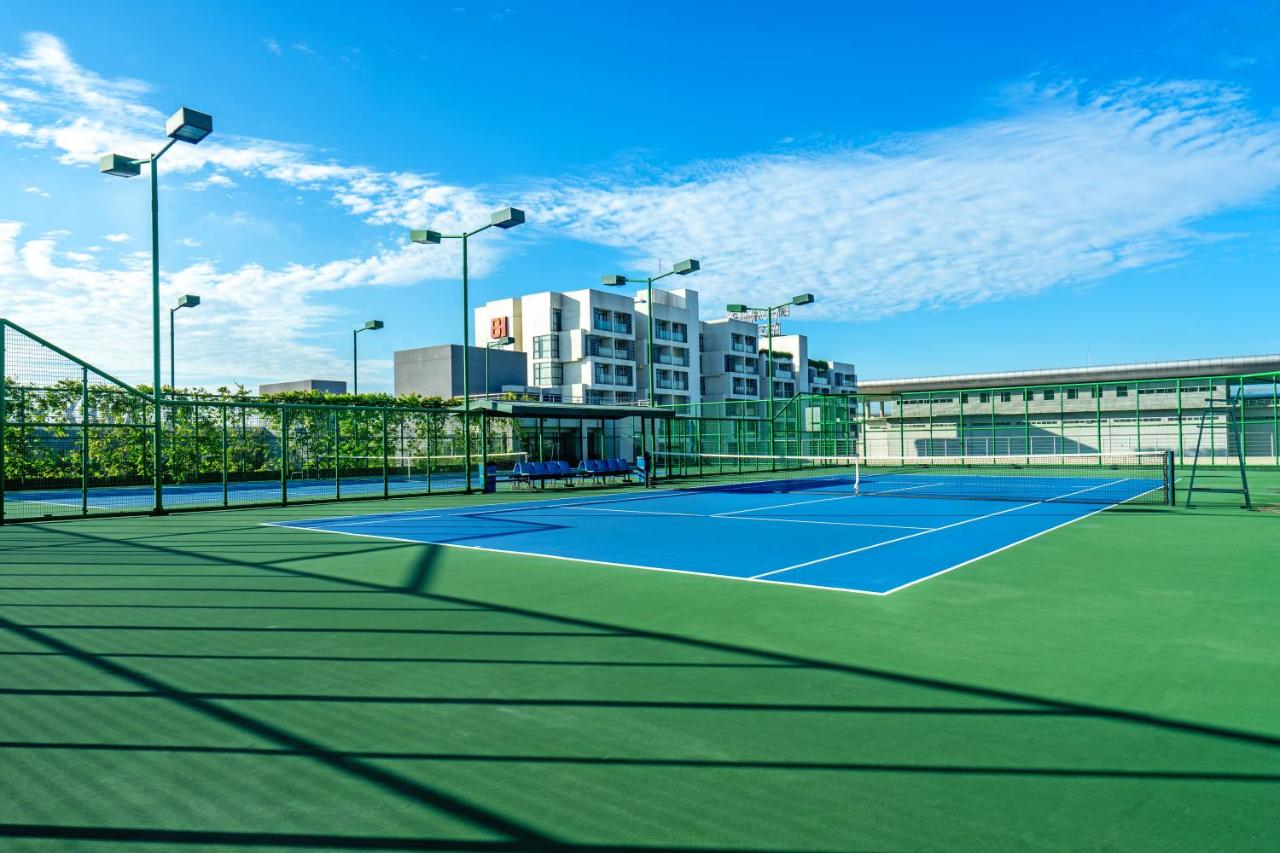 Tennis court