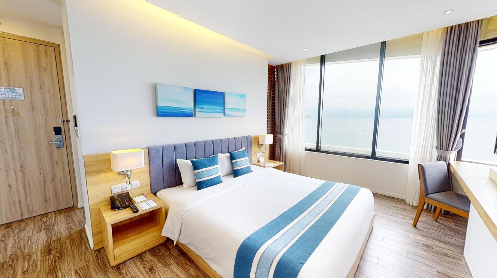 Family Suite Sea View - Guestroom