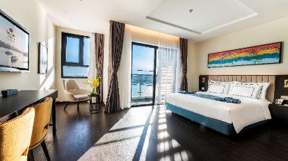 Premier King Bay View - Guestroom