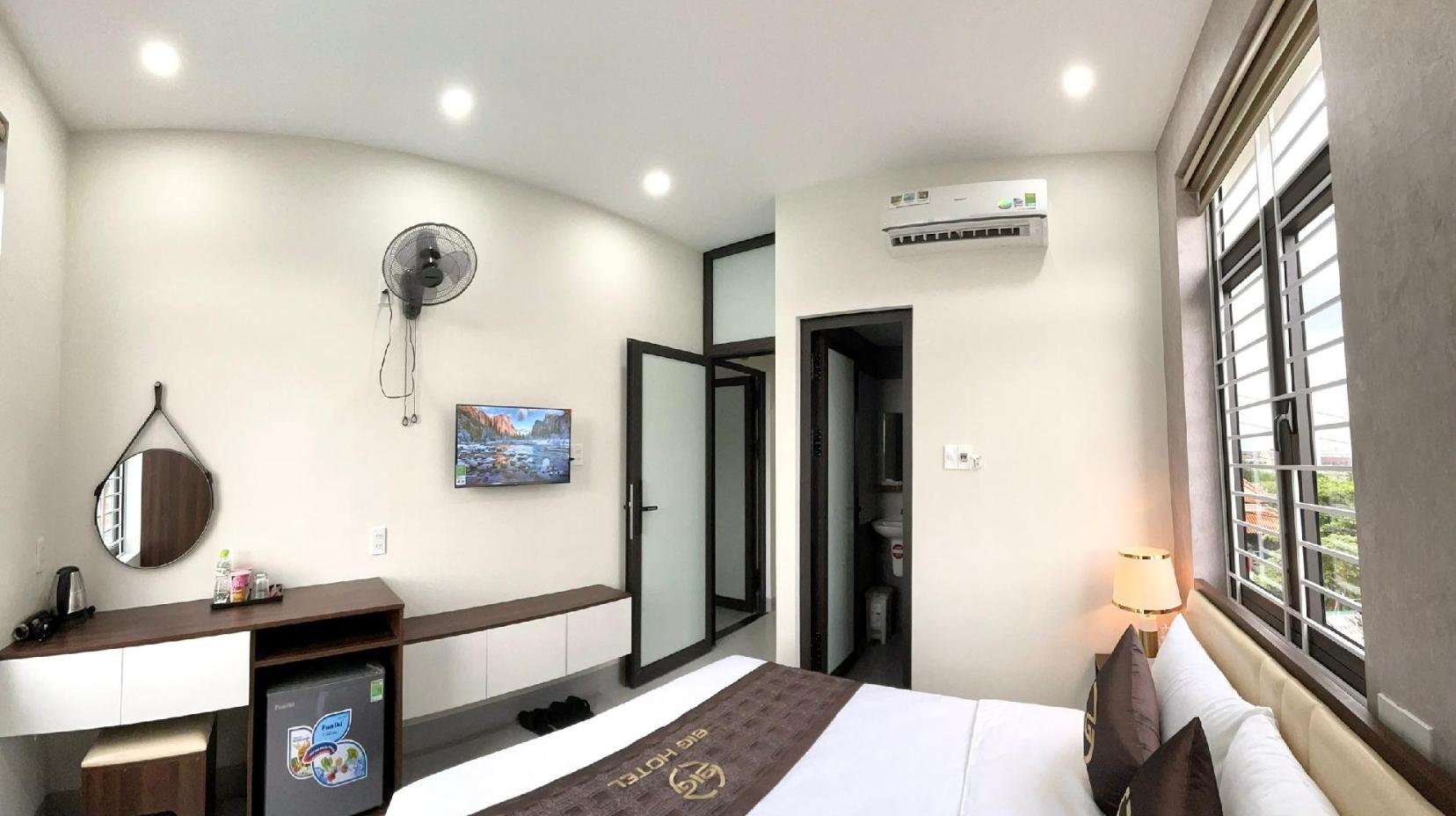 Standard Double Room - Bedroom