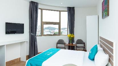 Deluxe Double Room with Balcony and Mountain view - Interior view