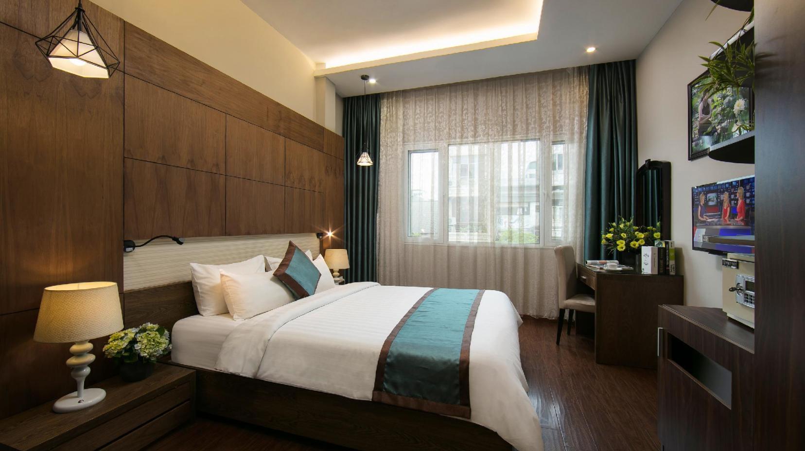 Deluxe Double or Twin Room with Window - Bed