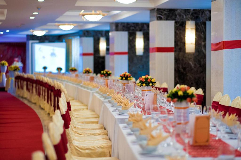 Banquet hall