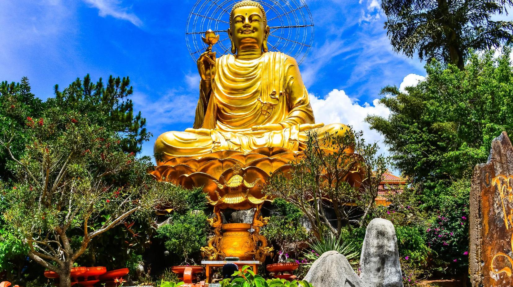 Statue Of Golden Buddha - 1.37 km from property