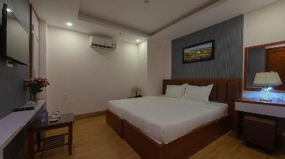 Economy Double Room with King Bed and without Window - Bedroom