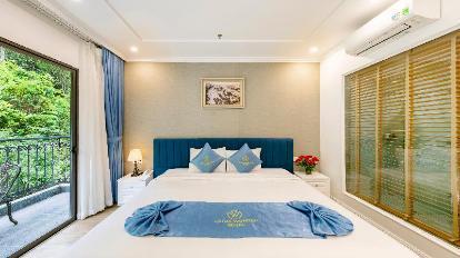 Deluxe Double or Twin Room with Balcony - Bedroom