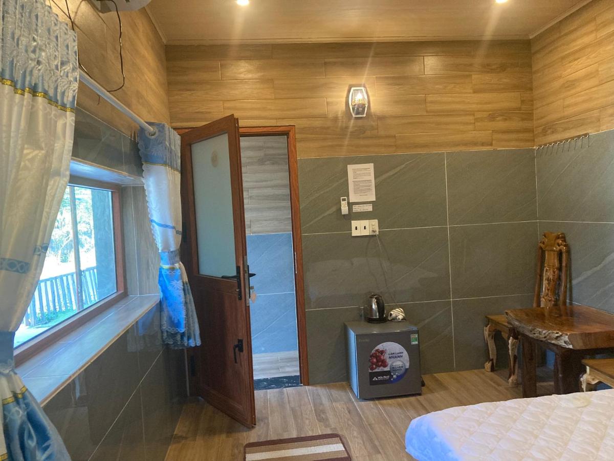 Standard Double Room with Shared Bathroom