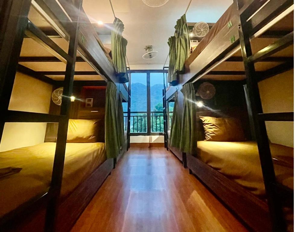 Bed in 6-Bed Mixed Dormitory Room