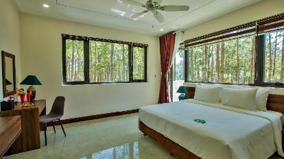 Premium Lake View, Guest room, 2 Twin/Single Bed(s) - Bedroom