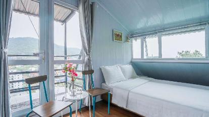 Queen Room With Balcony - Bedroom