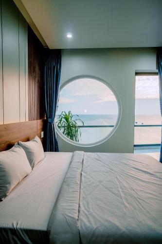 Double Room with Balcony and Sea View