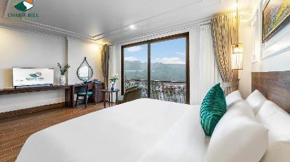 Deluxe Mountain View Room with Terrace - Bed