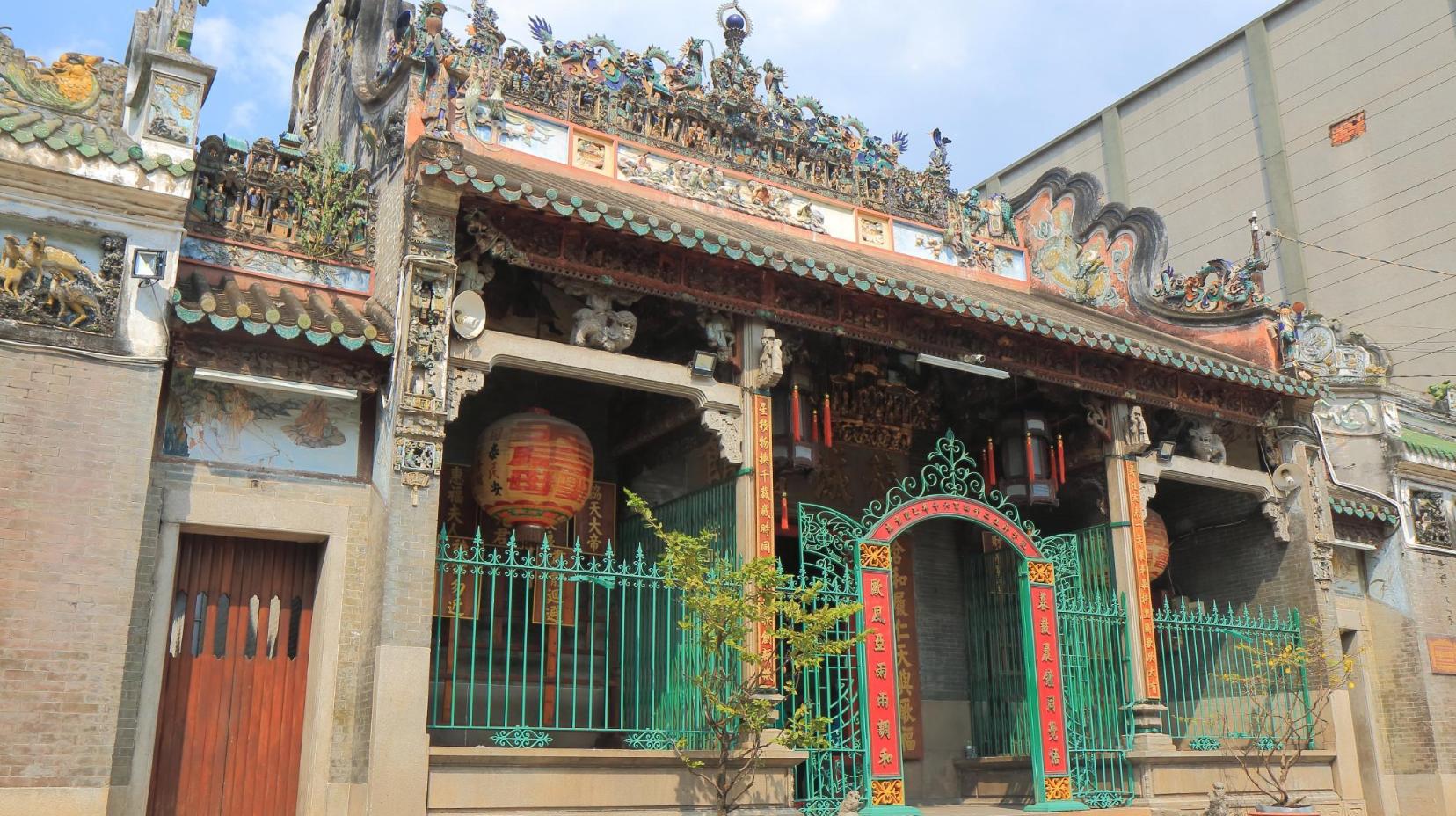 Ba Thien Hau Temple - 2.57 km from property