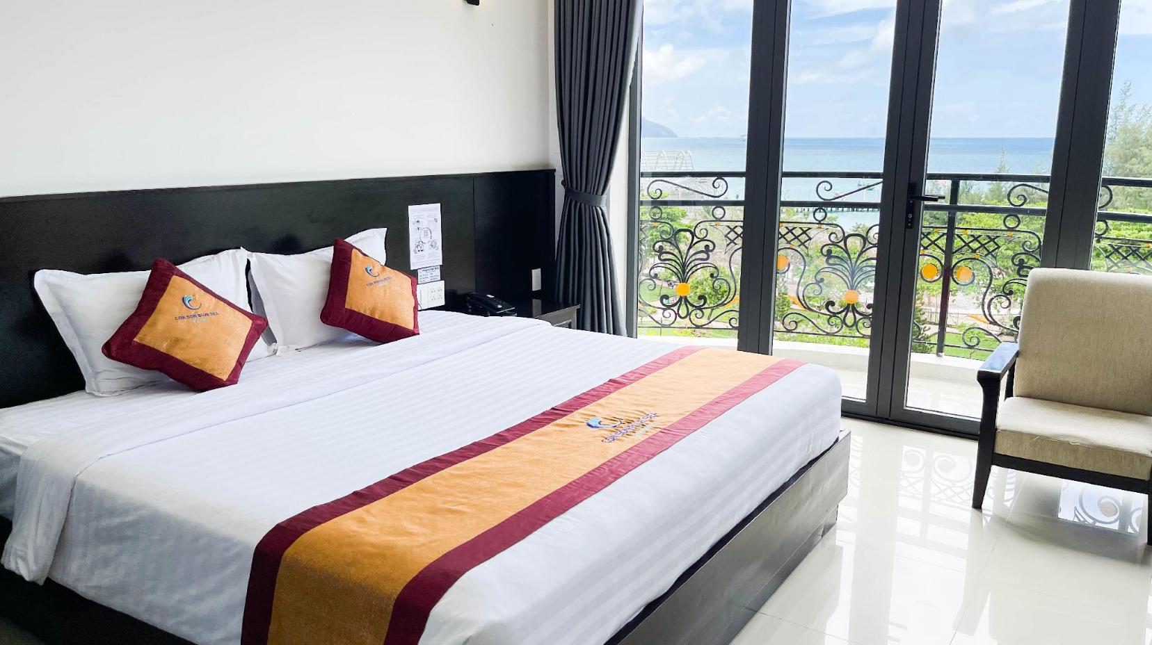 Deluxe Sea View Queen Room with Balcony - Bed