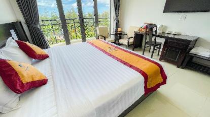 Deluxe Sea View Queen Room with Balcony - View